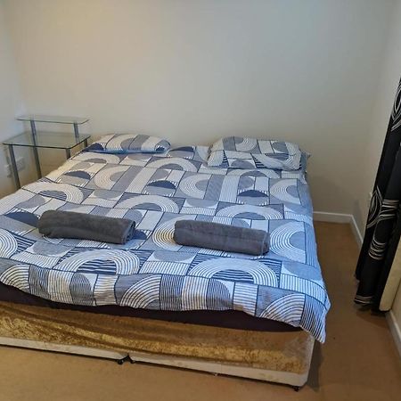 Modern 2 Bed Apartment With Stunning Seaside View EDI Eksteriør bilde