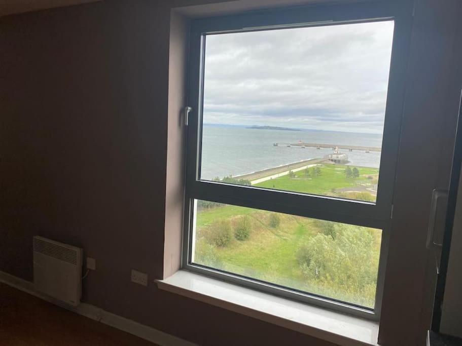 Modern 2 Bed Apartment With Stunning Seaside View EDI Eksteriør bilde