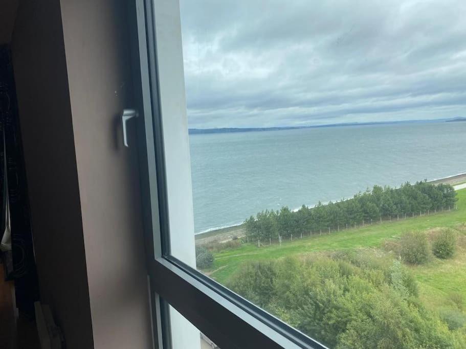 Modern 2 Bed Apartment With Stunning Seaside View EDI Eksteriør bilde