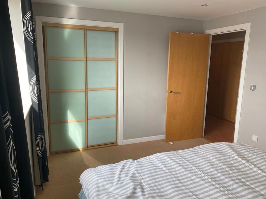 Modern 2 Bed Apartment With Stunning Seaside View EDI Eksteriør bilde