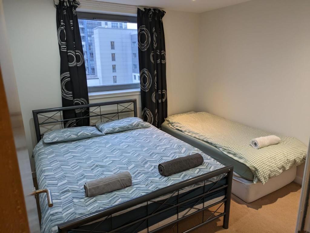 Modern 2 Bed Apartment With Stunning Seaside View EDI Eksteriør bilde