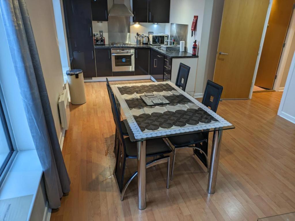 Modern 2 Bed Apartment With Stunning Seaside View EDI Eksteriør bilde