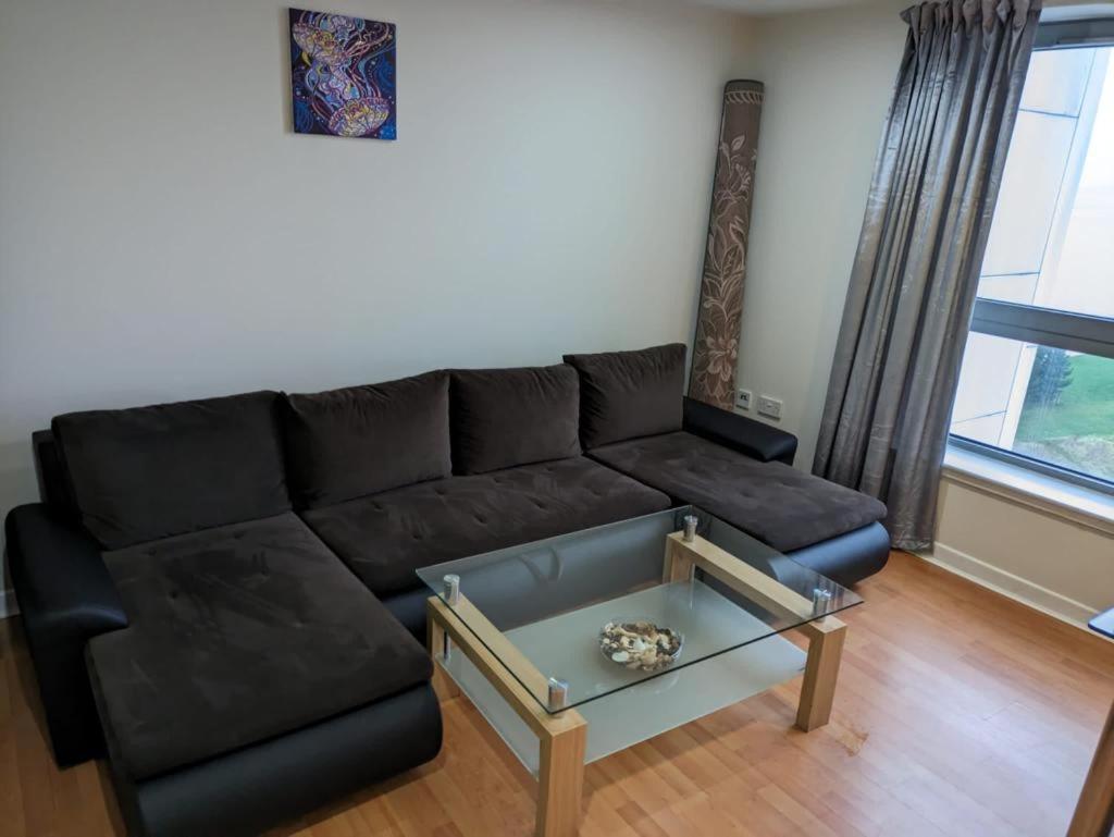 Modern 2 Bed Apartment With Stunning Seaside View EDI Eksteriør bilde