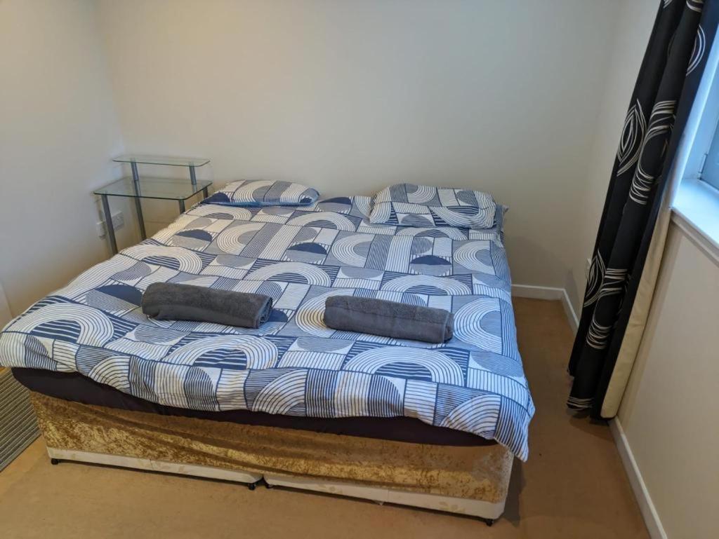 Modern 2 Bed Apartment With Stunning Seaside View EDI Eksteriør bilde